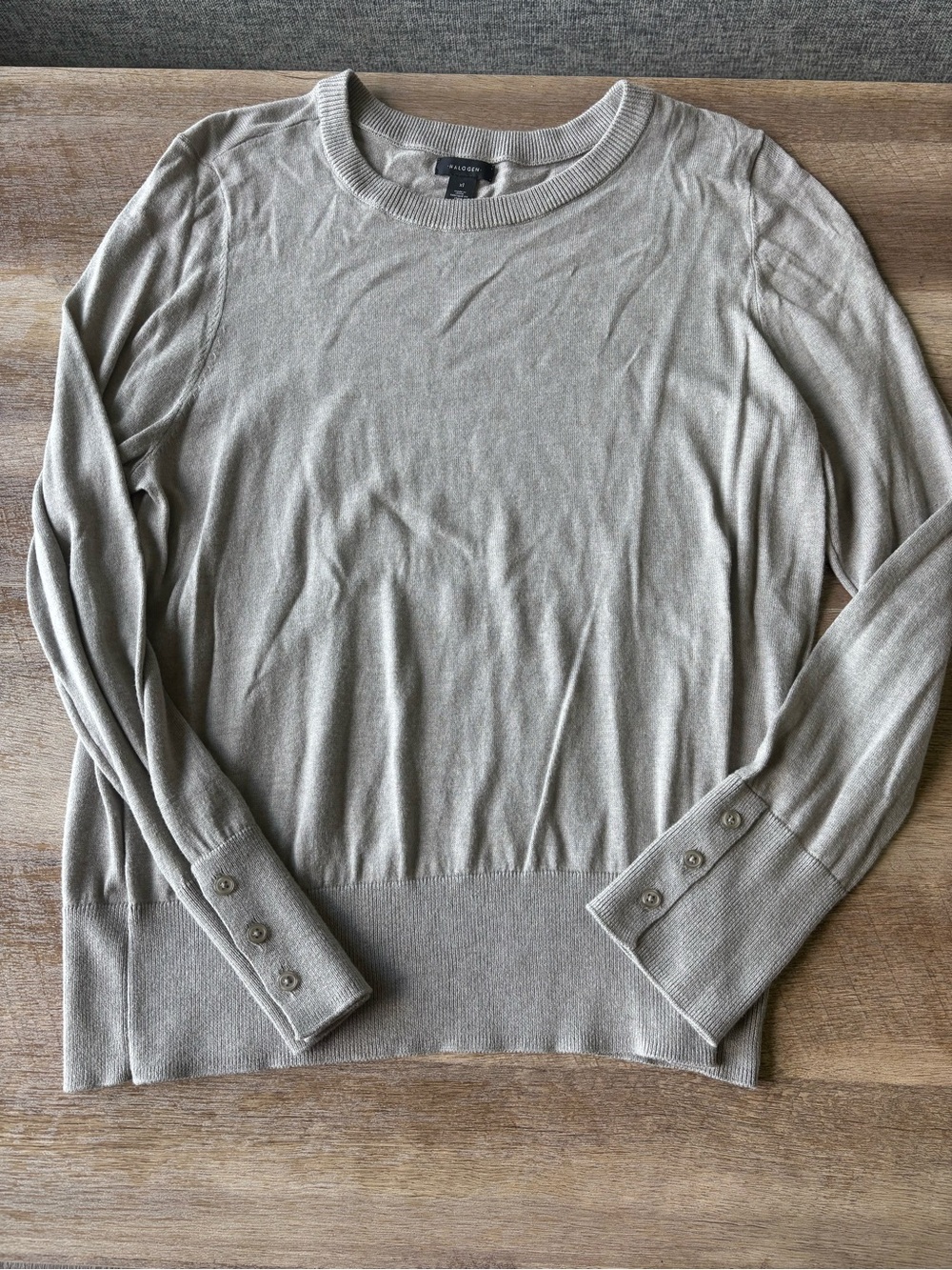 Halogen XLHeather Gray Long Sleeve Sweater. Button sleeve detail. NWOT